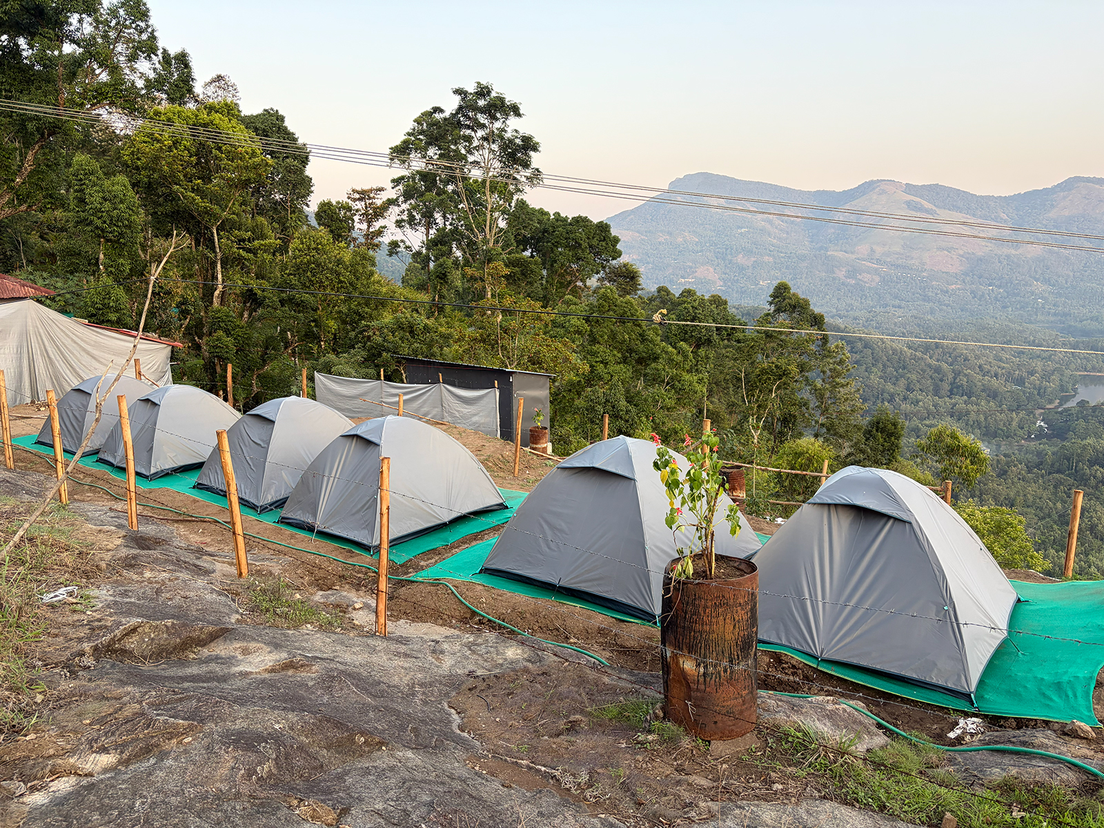 CAMPMOUNT Tent Stay